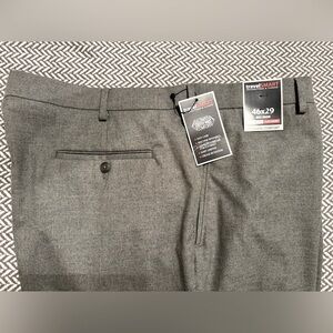 Roundtree & Yorke
New with Tags
Men's Light Gray Dress pants